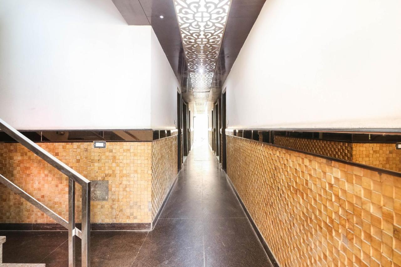 Spot On Hotel Grace Near Star Mall غورغاون المظهر الخارجي الصورة